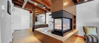 Ocean View Penthouse on Salt Spring Island - Unit 301.
