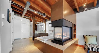 Ocean View Penthouse on Salt Spring Island - Unit 301.