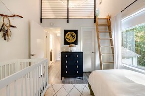 2 bedrooms, iron/ironing board, travel cot, WiFi