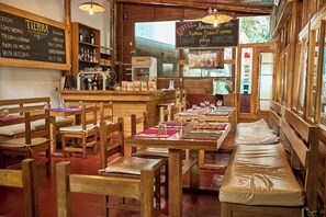 Restaurant - tree house lodge (Machu Picchu)