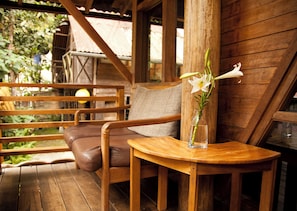 Premium bedding, down duvets, memory-foam beds, bed sheets - tree house lodge (Machu Picchu)