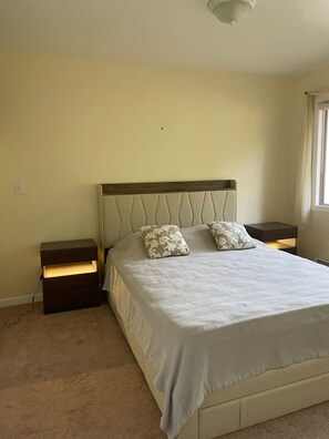 5 bedrooms, iron/ironing board, free WiFi, bed sheets