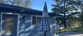 Charming, newly renovated 5-bedroom house with modern comfort and tranquility.