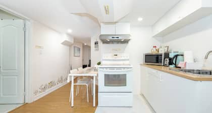 2B Basement | 20% OFF | 0 Cleaning Fee | Mins to Lake | Free Parking