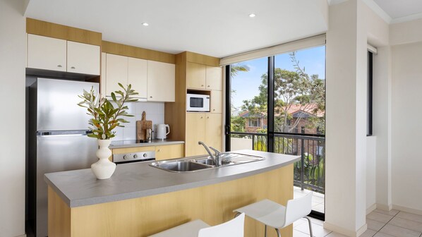 Fridge, oven, stovetop, coffee/tea maker - 6/12 First Ave, Coolum Beach (Coolum Beach)