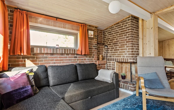 Smart TV, fireplace - 2 bedroom gorgeous home in Toftlund (Toftlund)