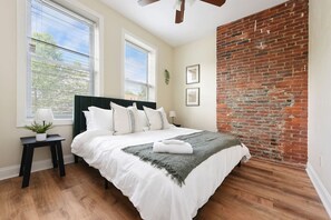 9 bedrooms, desk, iron/ironing board, travel crib