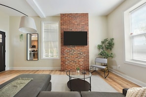 Smart TV, stereo