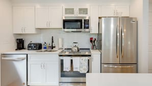 Unclassified image, 3 of 24, button - Quiet Kingston Getaway - 3 Mi to Beaches! (Kingston)