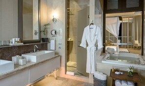 Handtücher, Seife, Toilettenpapier