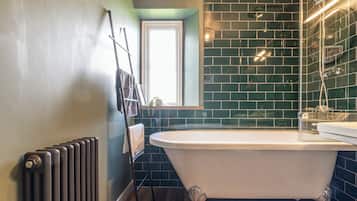 House, Garden View | Bathroom