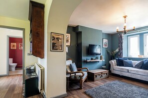 House, Garden View | Living area - Gorgeous Rural 4BD Farm With Hot Tub (Bath)