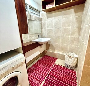 Shower, towels