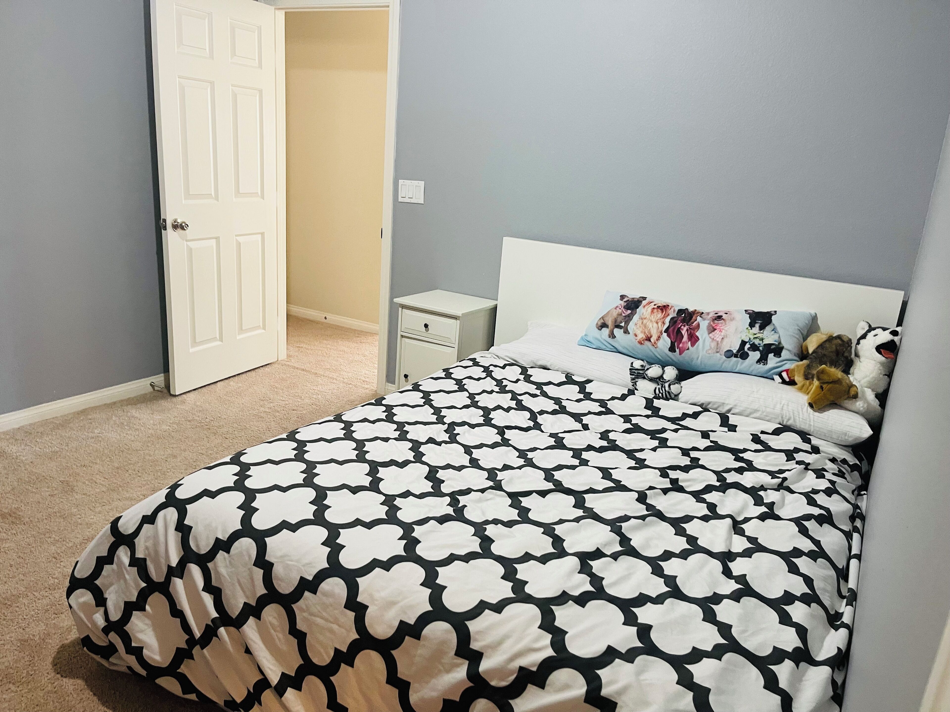 Chill Charming 2 PRIVATE BEDROOMS available ---Stunning View