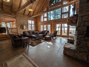 Smart TV, fireplace, books - Luxury Log Home with Dock, Fire Pit & Kayaks (Park Rapids)