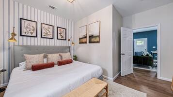 3 quartos, ferros/tábuas de passar roupa, Wi-Fi, roupa de cama