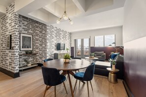 Dining - Luxury | Valet | Walk-French Qtr | Rooftop Pool (New Orleans)