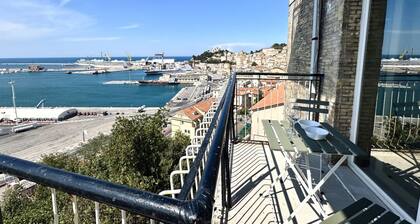 A40 - Ancona, elegant two-room apartment with a view