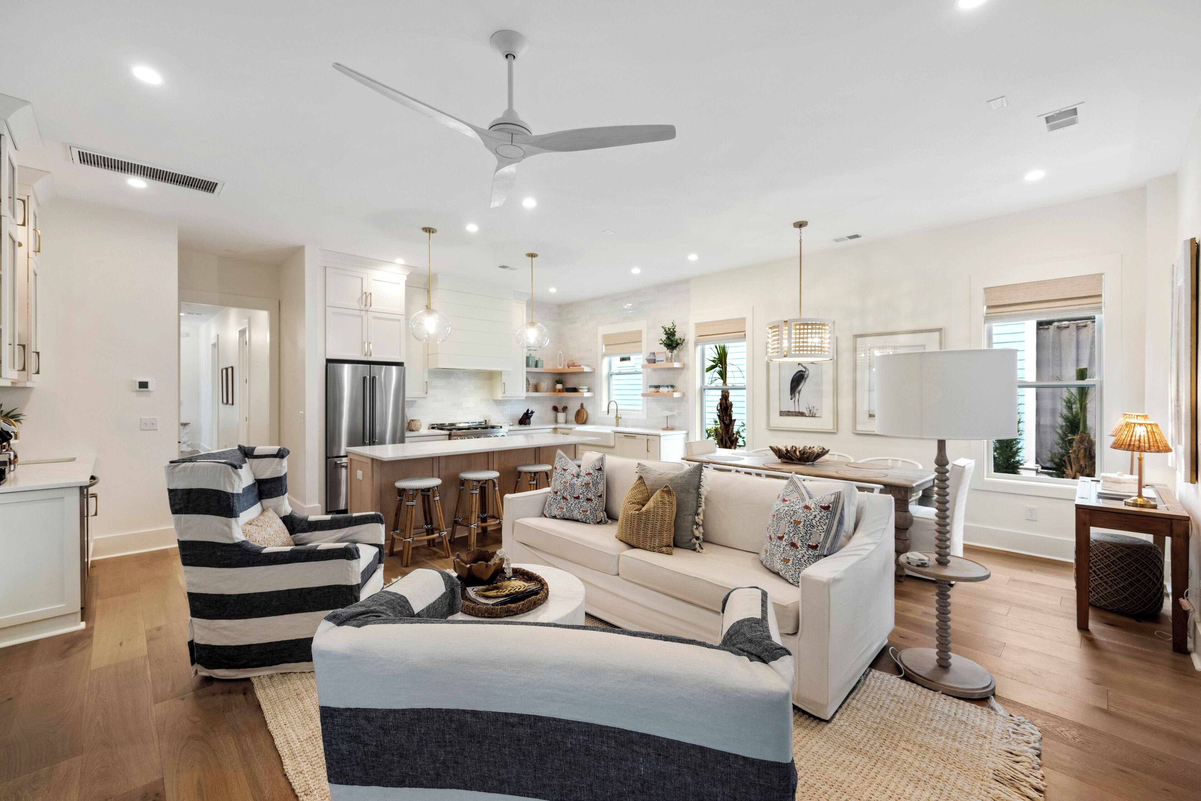 Smart TV, fireplace, ping pong