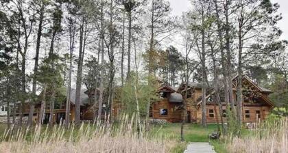 Loft Guest House w/ Private Dock & River Views