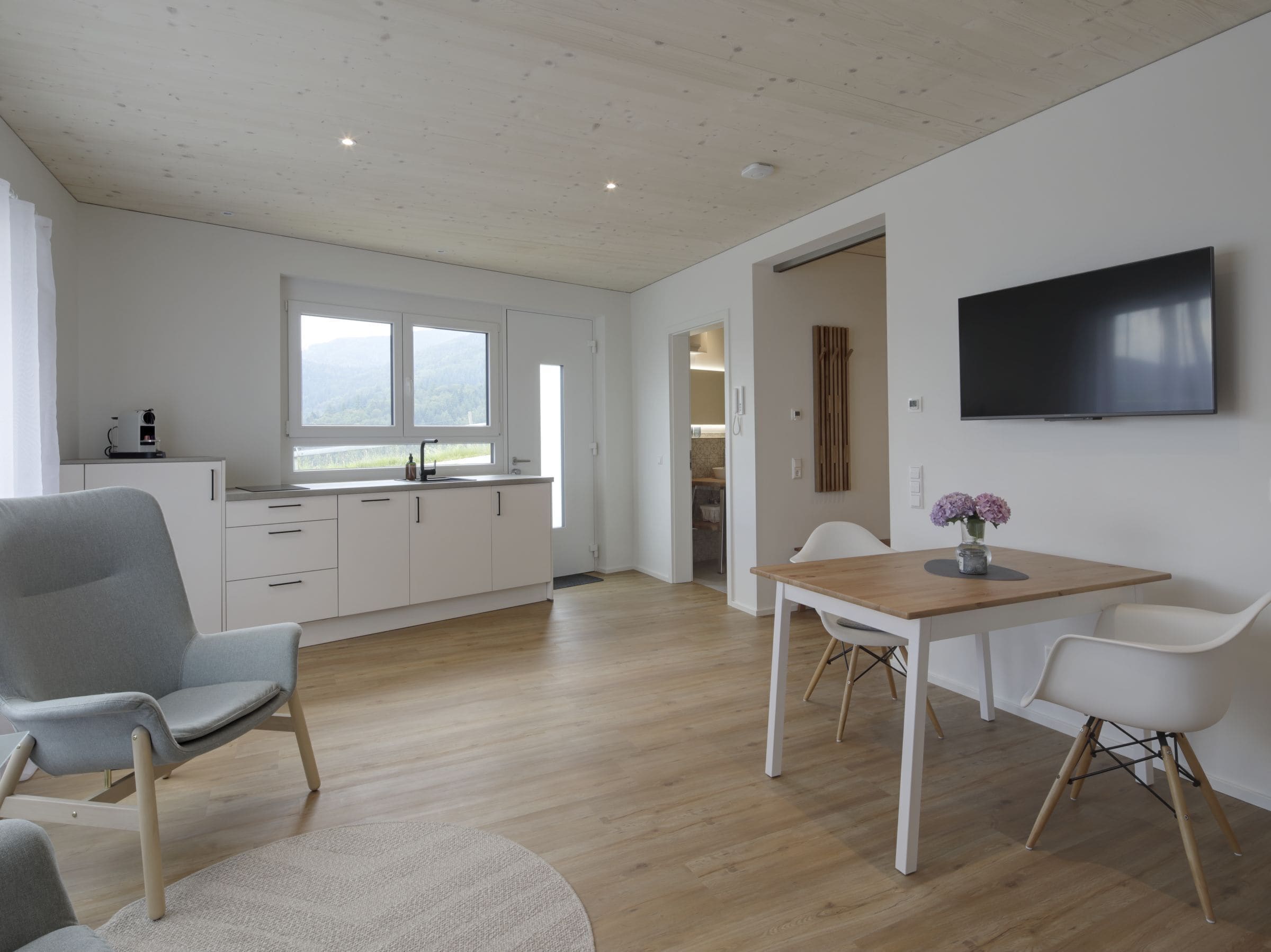 Appartment Suite Schauinsland-Essbereich und Küchenzeile Suite Schauinsland