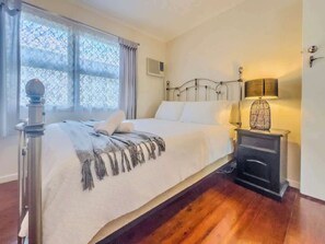 3 chambres, fer et planche Ă repasser, Wi-Fi, draps fournis