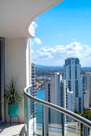 Property grounds - OceanView Bliss: Lv 24 Chevron Renaissance Retreat (Surfers Paradise)