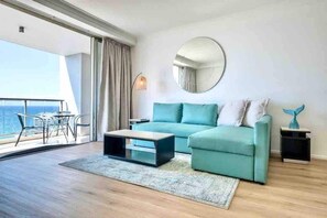 TV, offices - OceanView Bliss: Lv 24 Chevron Renaissance Retreat (Surfers Paradise)