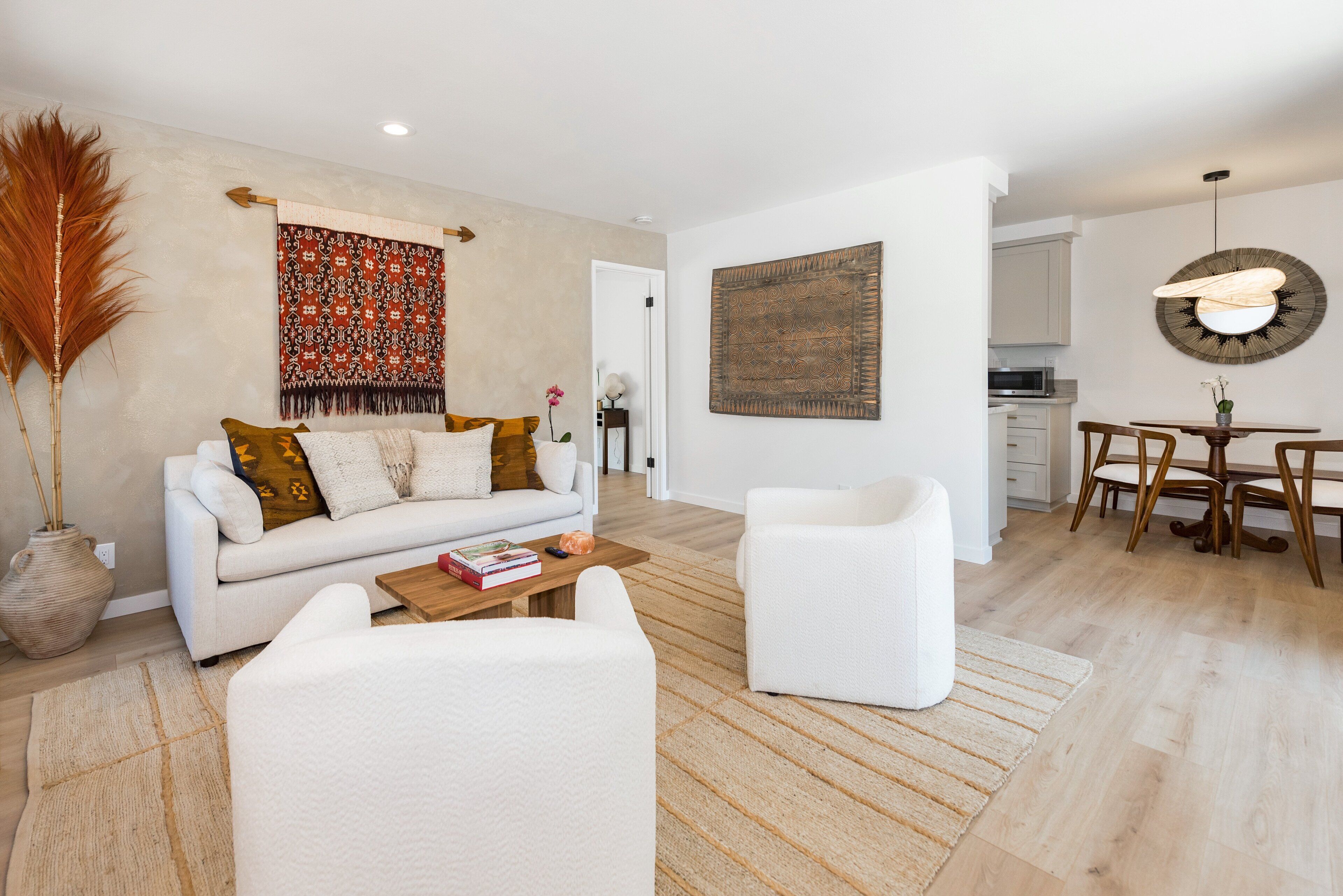 New - Jasmine at The Greenwell Retreat, Tranquil Balinese Gardens, Walk to Beach!