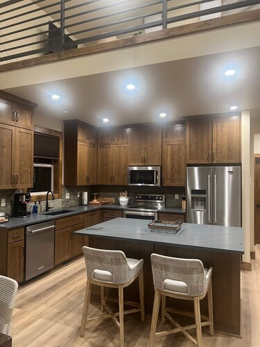 BRAND NEW!! 3-bedroom cabin in fantastic Two Rivers North, free WiFi