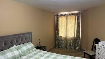 2 bedrooms, iron/ironing board, WiFi, bed sheets