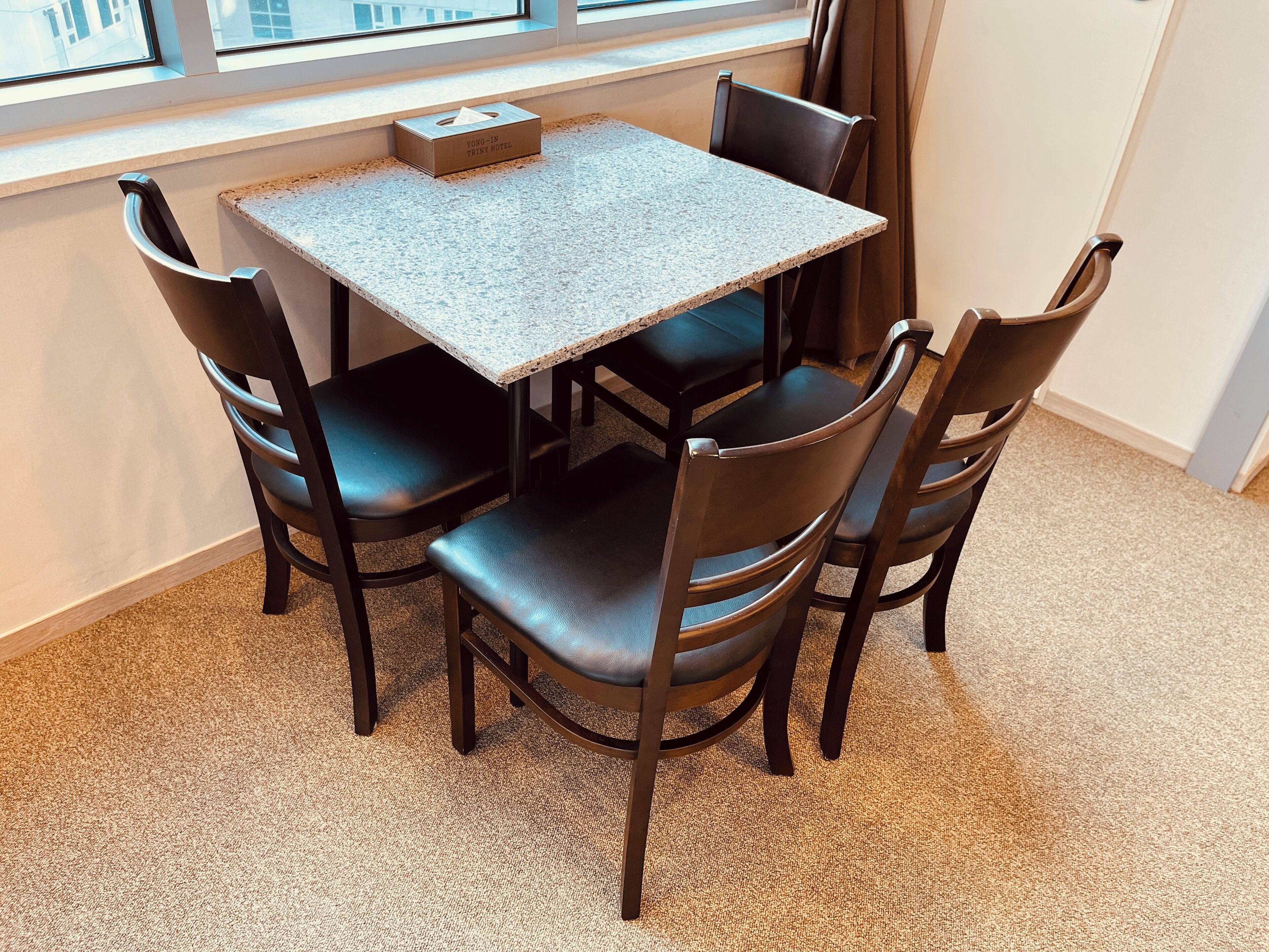 Grand Triple Room | Desk, free WiFi, bed sheets
