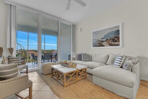 Smart TV - Windward at Regatta - Modern vacation destination! (Naples)