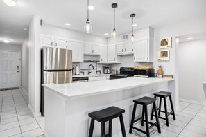 Fridge, microwave, oven, stovetop - La Mirage Condo 122 Beachfront Resort Condominiums with Private Boardwalk (Port Aransas)