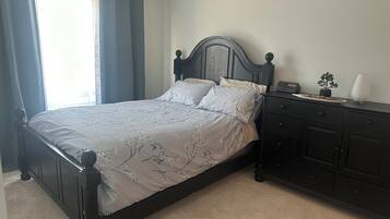 3 bedrooms, iron/ironing board, WiFi, bed sheets