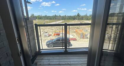 Beautiful Open-Concept Townhome