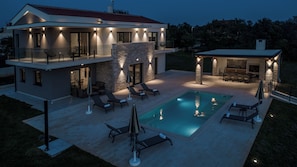 A heated pool - Luxury Villa Serena "007" with heated pool, 5 stars. (Svetvinčenat)