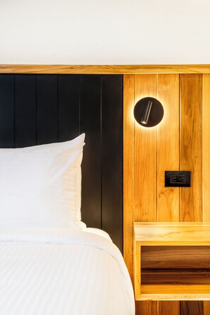 4 bedrooms, in-room safe, desk, iron/ironing board