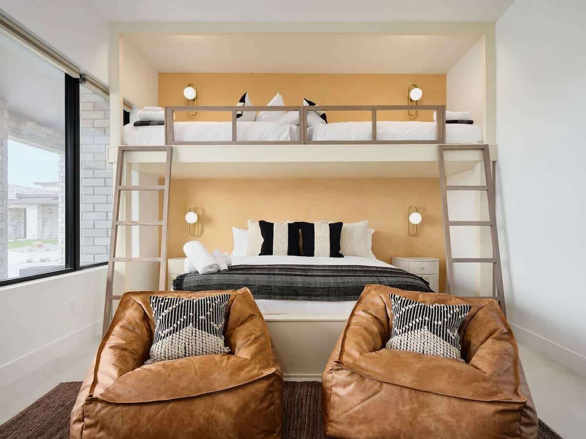 10 bedrooms, iron/ironing board, travel cot, free WiFi