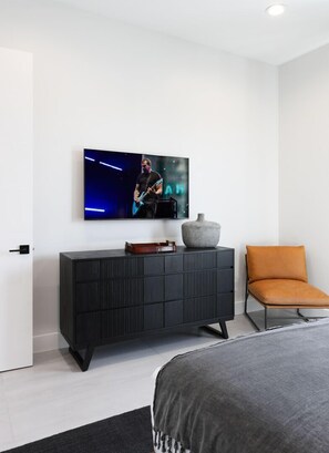 10 habitaciones, tabla de planchar con plancha y cuna de viaje 