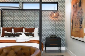 10 bedrooms, iron/ironing board, travel crib, free WiFi - Solstice Retreat - Heated Pools - 2 Homes (Scottsdale)