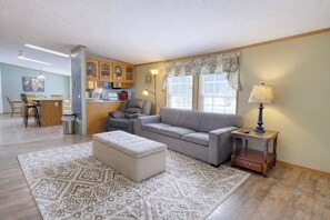 Smart-TV, bøker og kontorer