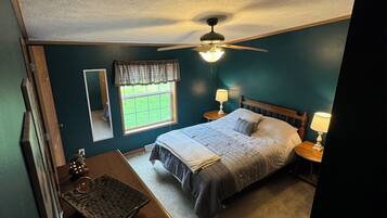 4 bedrooms, desk, iron/ironing board, travel crib