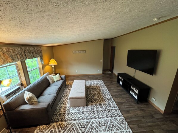 تلفزيون ذكي، كُتُب، مكتب