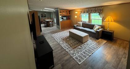Early check-in, Late checkout: spacious 4-bedroom 3-bath house in Ellicottville