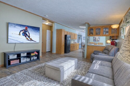 Early check-in, Late checkout: spacious 4-bedroom 3-bath house in Ellicottville