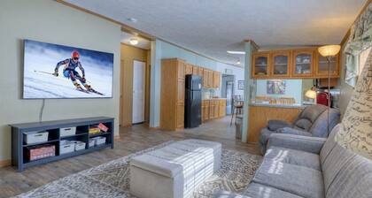 Early check-in, Late checkout: spacious 4-bedroom 3-bath house in Ellicottville