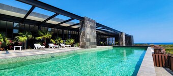 Seascape Tulum Condo, near the beach with a sea-view rooftop and infinity pool