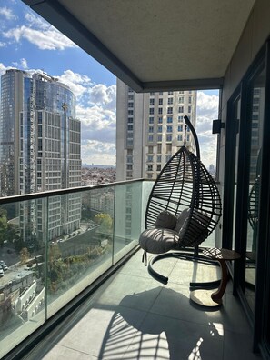 Design Condo | Terrace/patio - Sinpas Queen Bomonti Residence By Bondy (Istanbul)