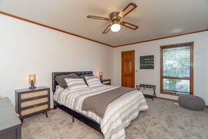 2 makuuhuonetta, työpöytä, silitysrauta/-lauta, Wi-Fi